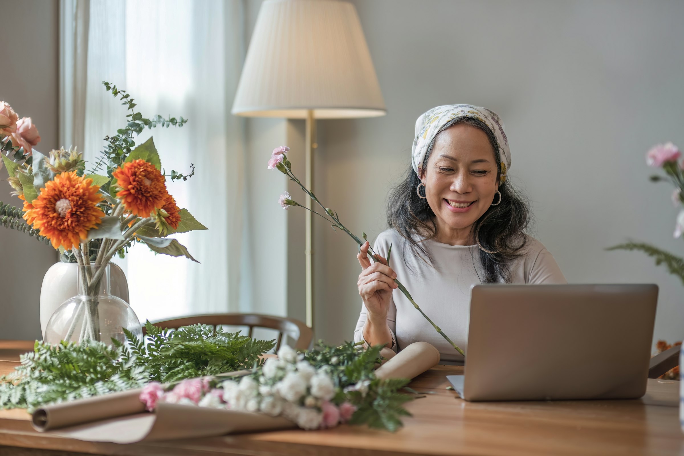woman-arranging-flowers
